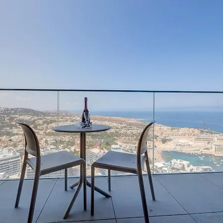 Superlative Skyline Apartment, Mercury Tower Appartamento San Giuliano