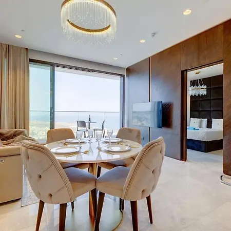 Superlative Skyline Apartment, Mercury Tower Appartamento San Giuliano