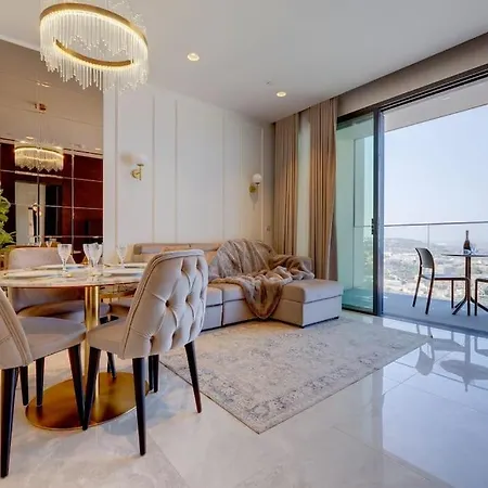 Superlative Skyline Apartment, Mercury Tower *